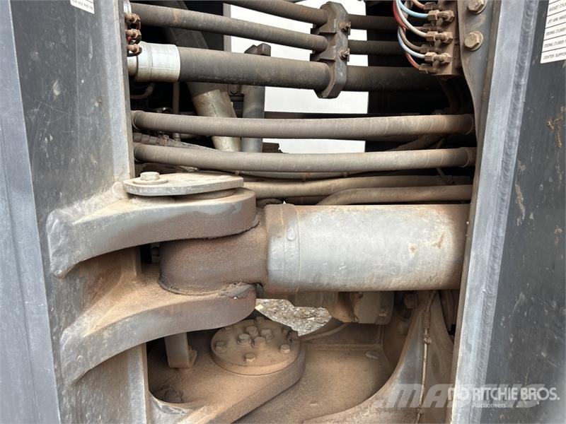 Komatsu WA600-6 輪胎式裝載機