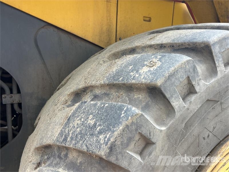 Komatsu WA600-6 輪胎式裝載機