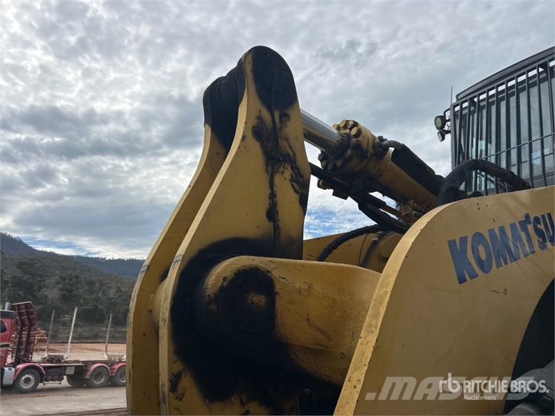 Komatsu WA600-6 輪胎式裝載機