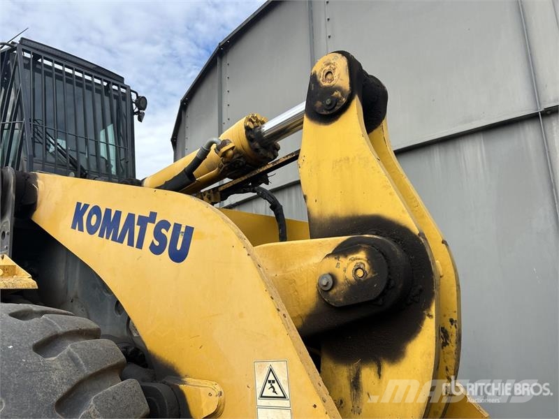 Komatsu WA600-6 輪胎式裝載機