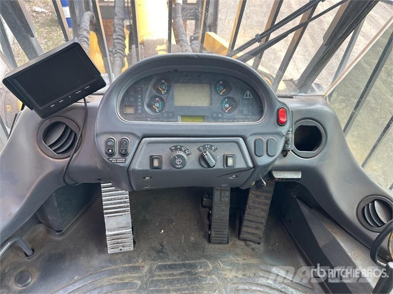 Komatsu WA600-6 輪胎式裝載機