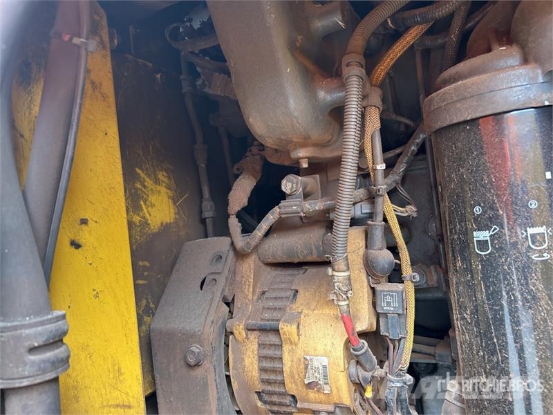 Komatsu WA600-6 輪胎式裝載機