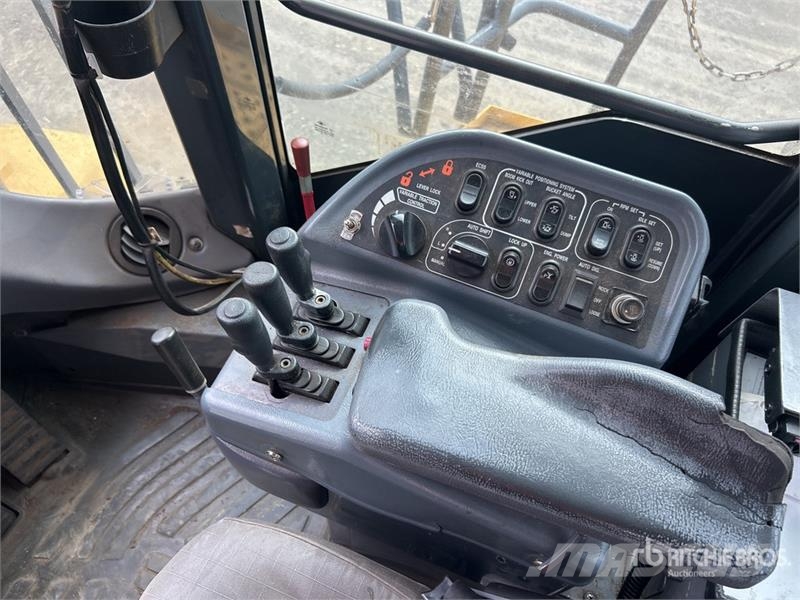 Komatsu WA600-6 輪胎式裝載機