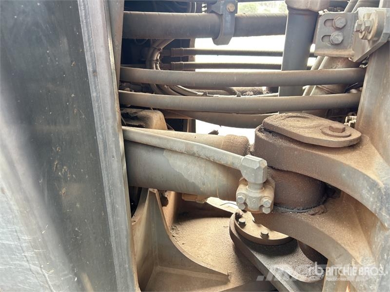 Komatsu WA600-6 輪胎式裝載機