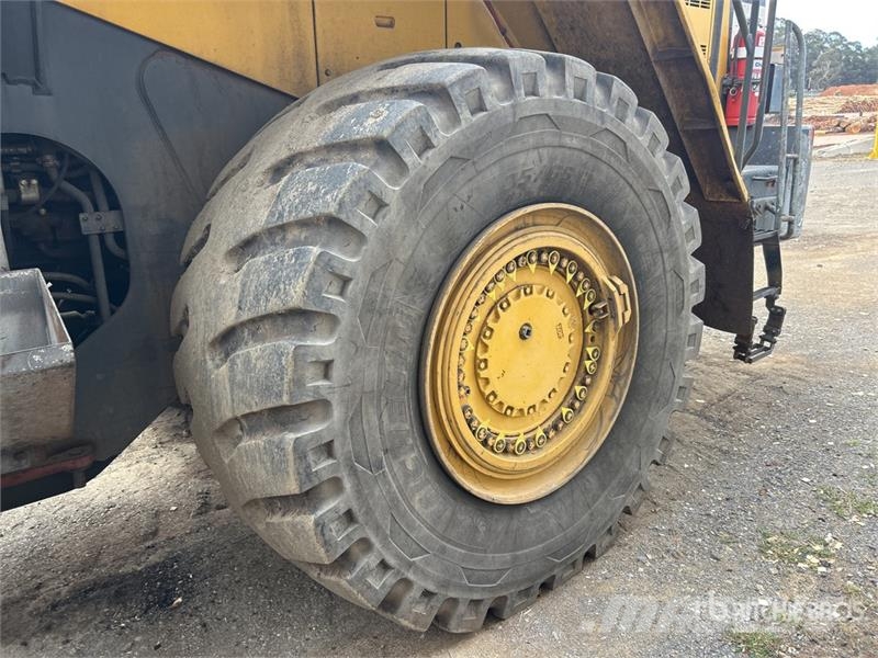 Komatsu WA600-6 輪胎式裝載機