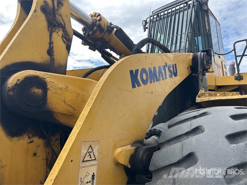 Komatsu WA600-6 輪胎式裝載機