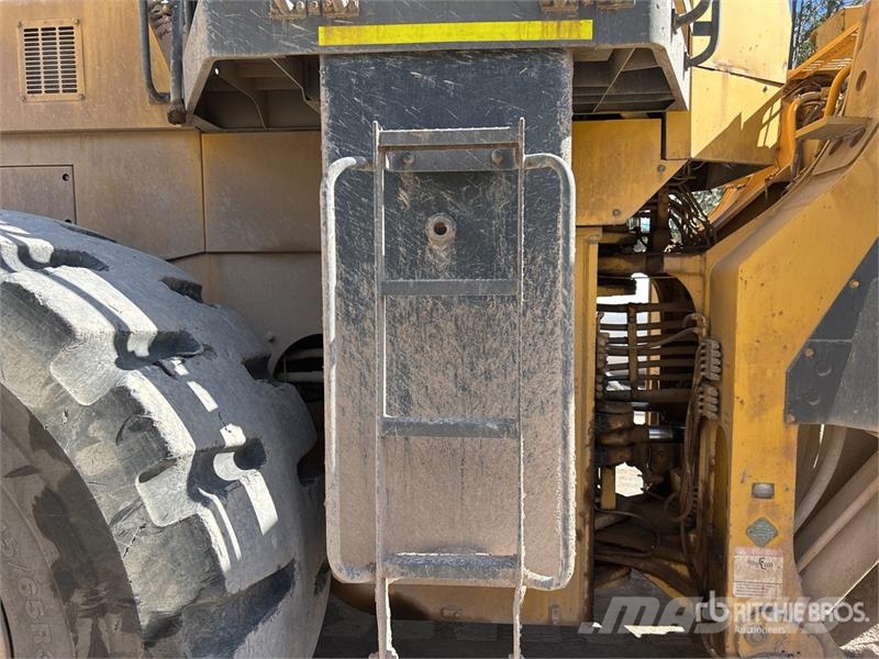 Komatsu WA700-3 Wheel Loader Wheel loaders