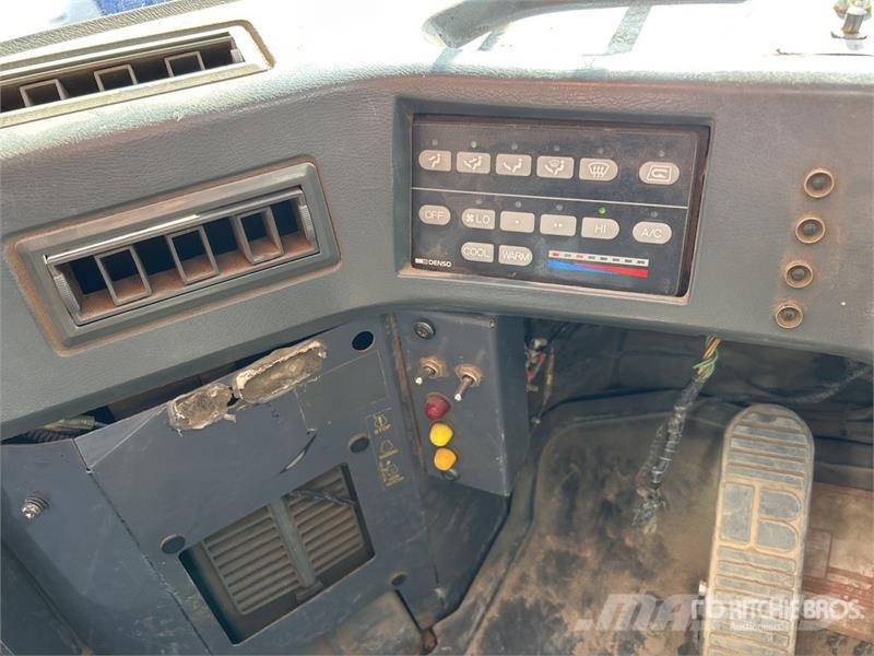 Komatsu WA700-3 Wheel Loader Wheel loaders