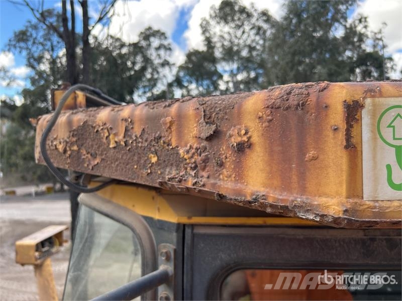 Komatsu WA700-3 Wheel Loader Wheel loaders