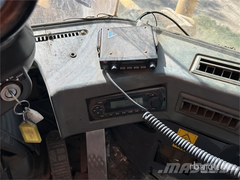 Komatsu WA700-3 Wheel Loader Wheel loaders
