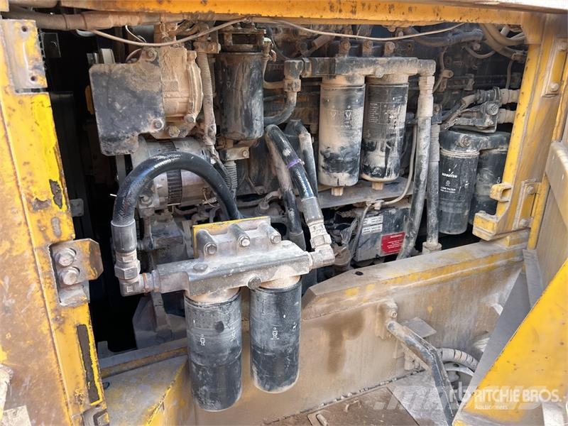 Komatsu WA700-3 Wheel Loader Wheel loaders