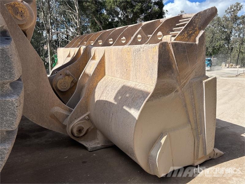 Komatsu WA700-3 Wheel Loader Wheel loaders