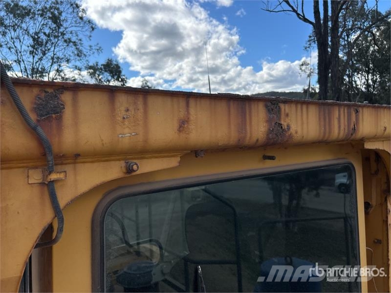 Komatsu WA700-3 Wheel Loader Wheel loaders