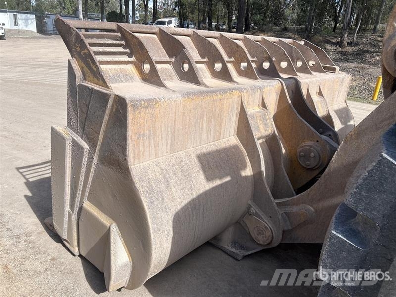 Komatsu WA700-3 Wheel Loader Wheel loaders