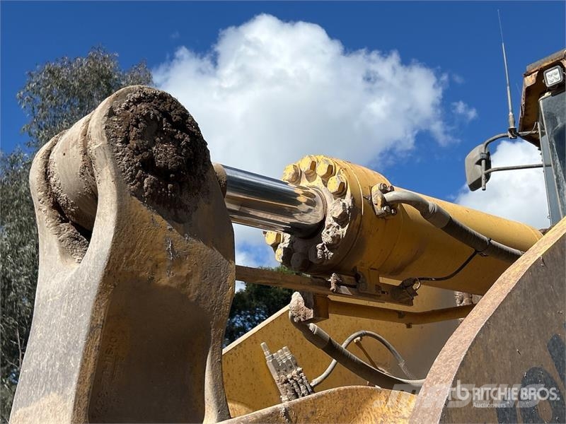 Komatsu WA700-3 Wheel Loader Wheel loaders