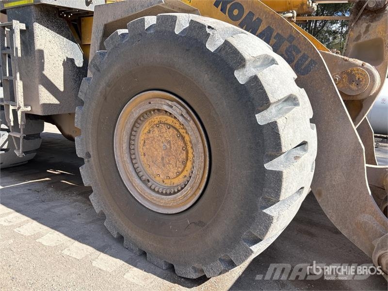Komatsu WA700-3 Wheel Loader Wheel loaders