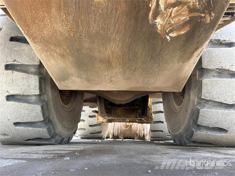 Komatsu WA700-3 Wheel Loader Wheel loaders