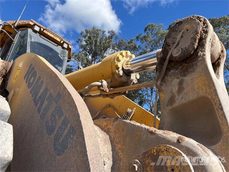 Komatsu WA700-3 Wheel Loader Wheel loaders