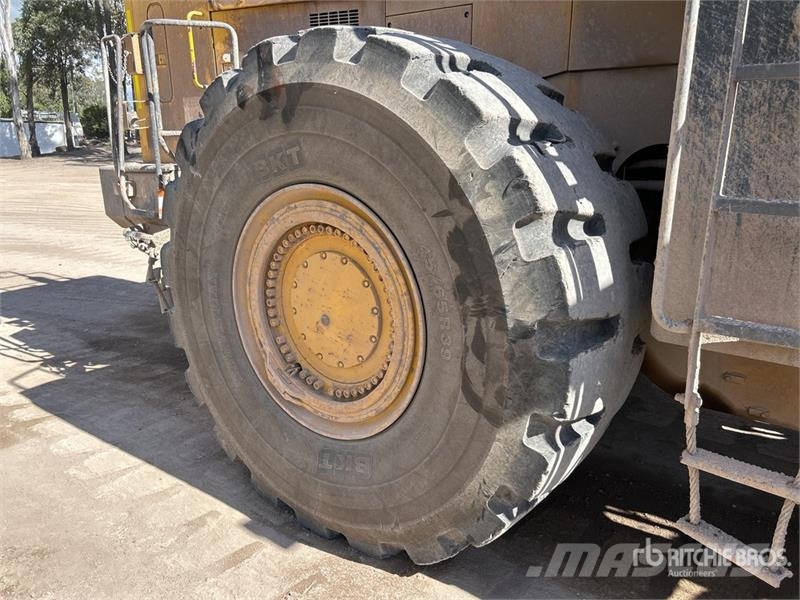 Komatsu WA700-3 Wheel Loader Wheel loaders
