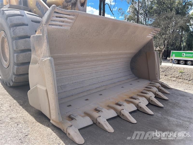 Komatsu WA700-3 Wheel Loader Wheel loaders