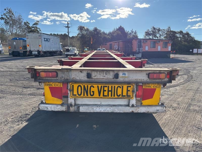  Krueger 12.1 m Tri/A Container Trailer 货柜车
