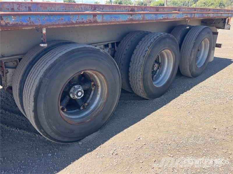  Krueger 12.2 m Tri/A Flatbed Trailer مقطوروات مسطحة/مفصلية الجوانب