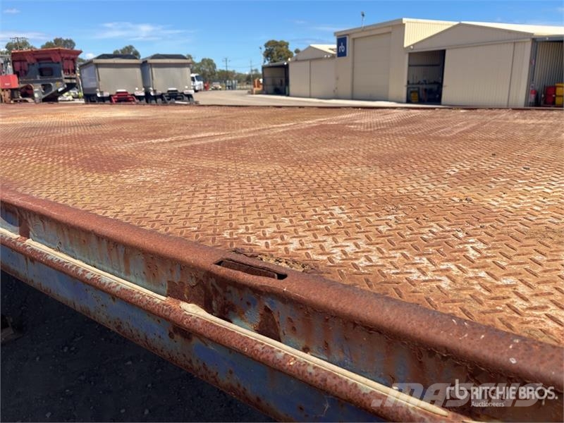  Krueger 12.2 m Tri/A Flatbed Trailer مقطوروات مسطحة/مفصلية الجوانب