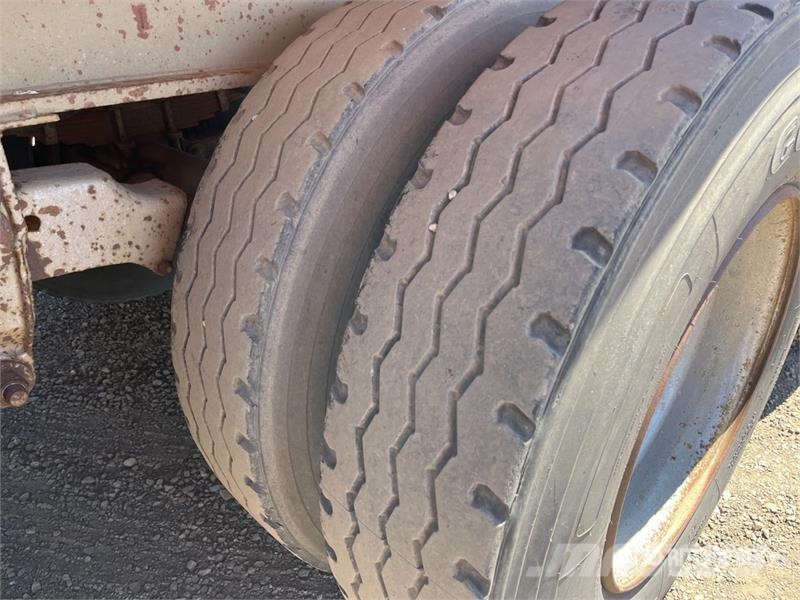  Krueger 12.2 m Tri/A Flatbed Trailer مقطوروات مسطحة/مفصلية الجوانب