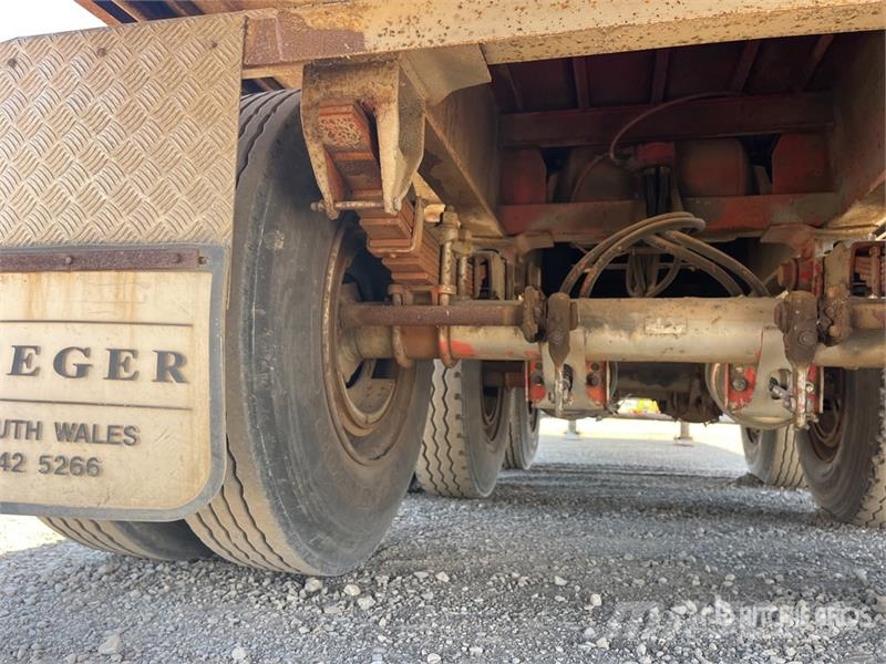  Krueger 12.2 m Tri/A Flatbed Trailer مقطوروات مسطحة/مفصلية الجوانب