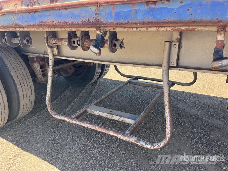  Krueger 12.2 m Tri/A Flatbed Trailer مقطوروات مسطحة/مفصلية الجوانب