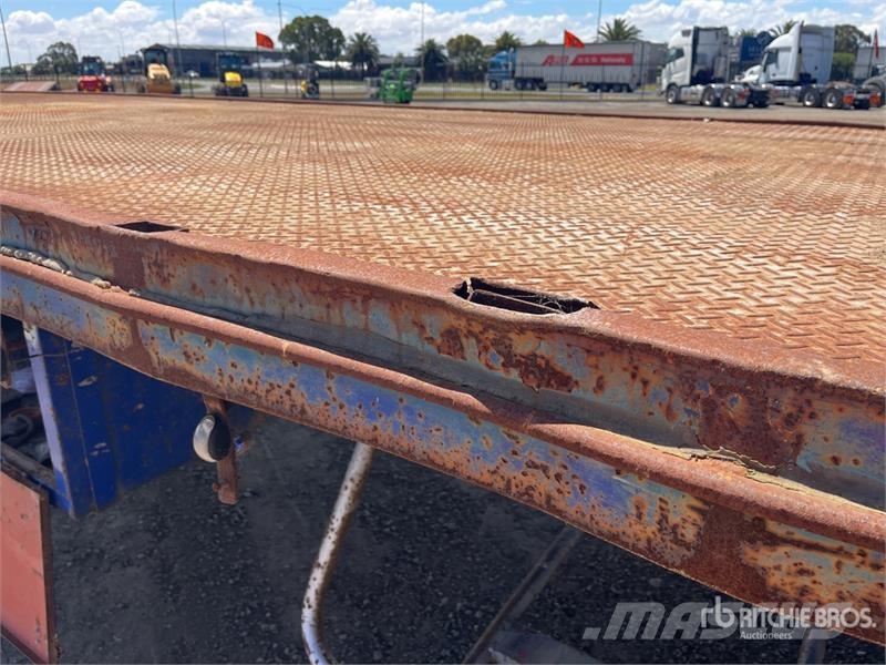  Krueger 12.2 m Tri/A Flatbed Trailer مقطوروات مسطحة/مفصلية الجوانب