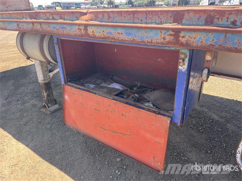  Krueger 12.2 m Tri/A Flatbed Trailer مقطوروات مسطحة/مفصلية الجوانب