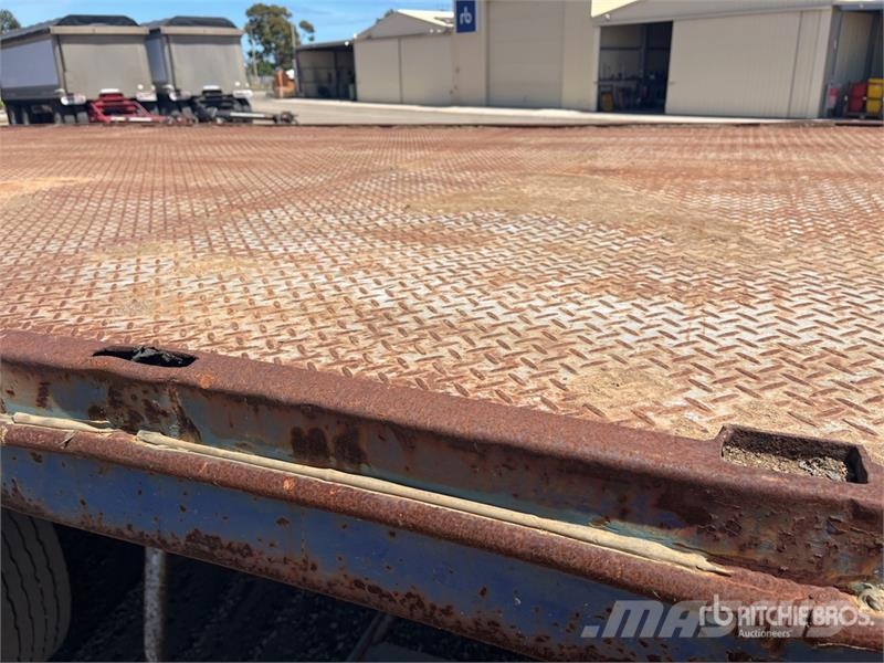  Krueger 12.2 m Tri/A Flatbed Trailer مقطوروات مسطحة/مفصلية الجوانب