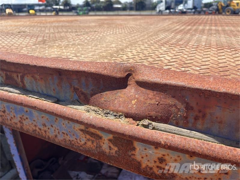  Krueger 12.2 m Tri/A Flatbed Trailer مقطوروات مسطحة/مفصلية الجوانب