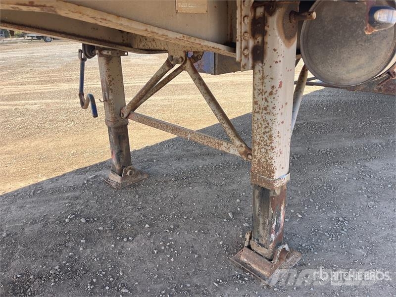  Krueger 12.2 m Tri/A Flatbed Trailer مقطوروات مسطحة/مفصلية الجوانب