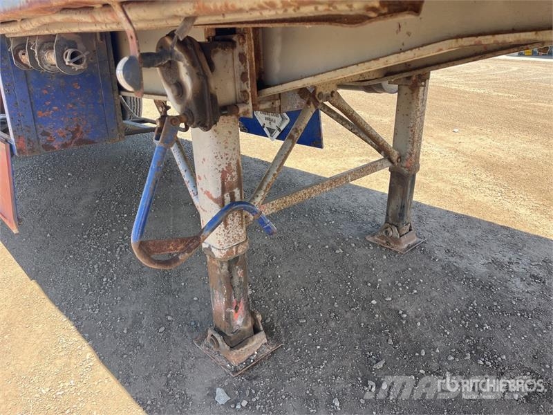  Krueger 12.2 m Tri/A Flatbed Trailer مقطوروات مسطحة/مفصلية الجوانب