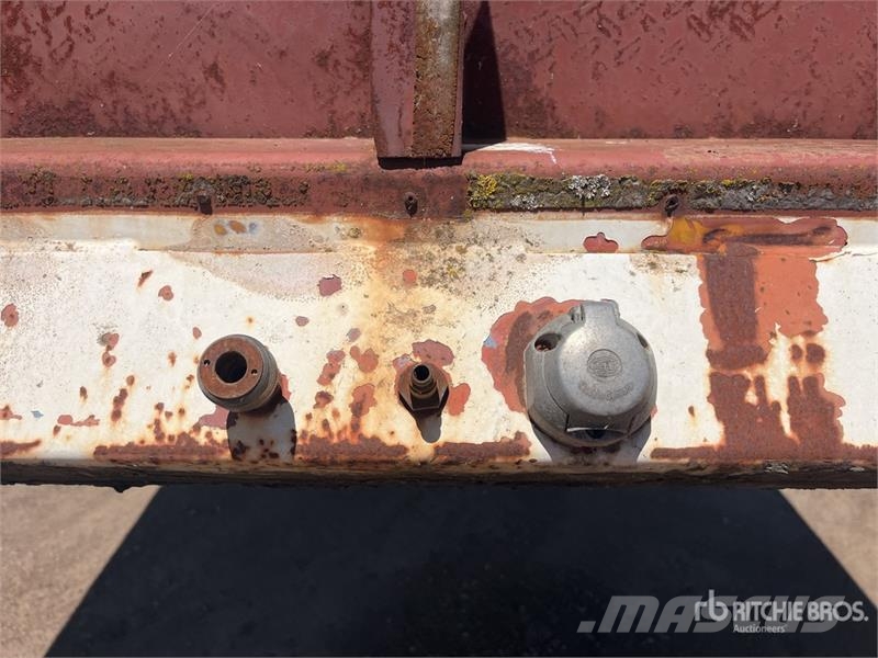  Krueger 12.2 m Tri/A Flatbed Trailer مقطوروات مسطحة/مفصلية الجوانب