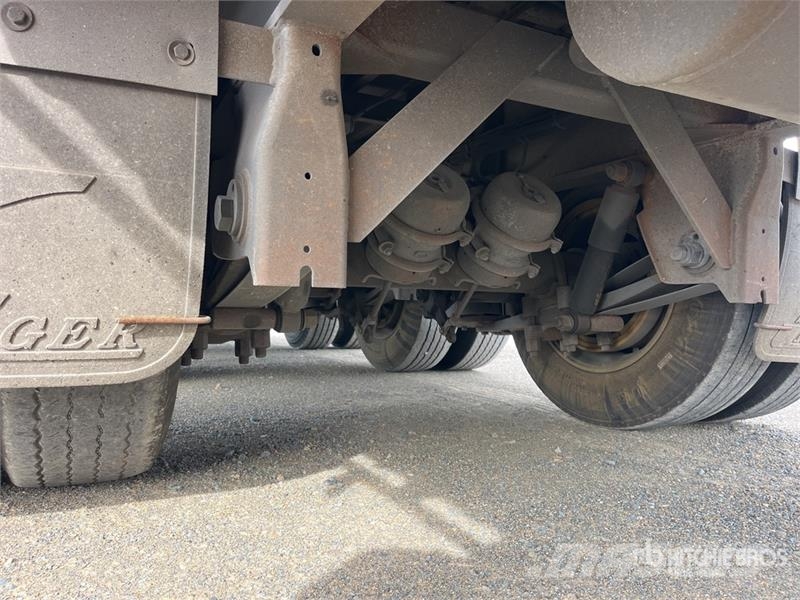 Krueger 13.3 m Tri/A Curtain Side Trailer Ponyvás pótkocsik