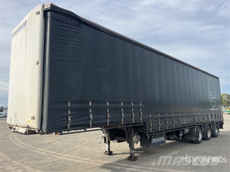 Krueger 13.3 m Tri/A Curtain Side Trailer Ponyvás pótkocsik