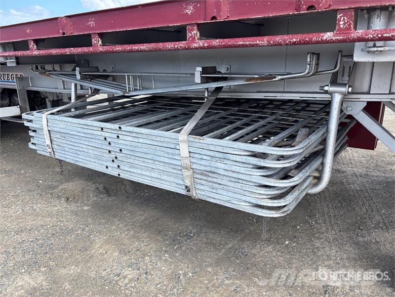  Krueger 13.6 m Tri/A Flatbed Trailer Lavaperävaunut