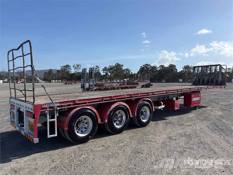  Krueger 13.6 m Tri/A Flatbed Trailer Lavaperävaunut
