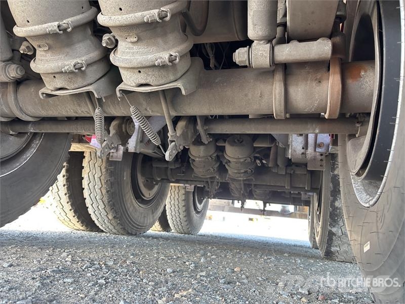  Krueger 13.6 m Tri/A Flatbed Trailer Lavaperävaunut