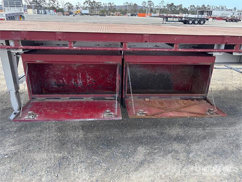  Krueger 13.6 m Tri/A Flatbed Trailer Lavaperävaunut