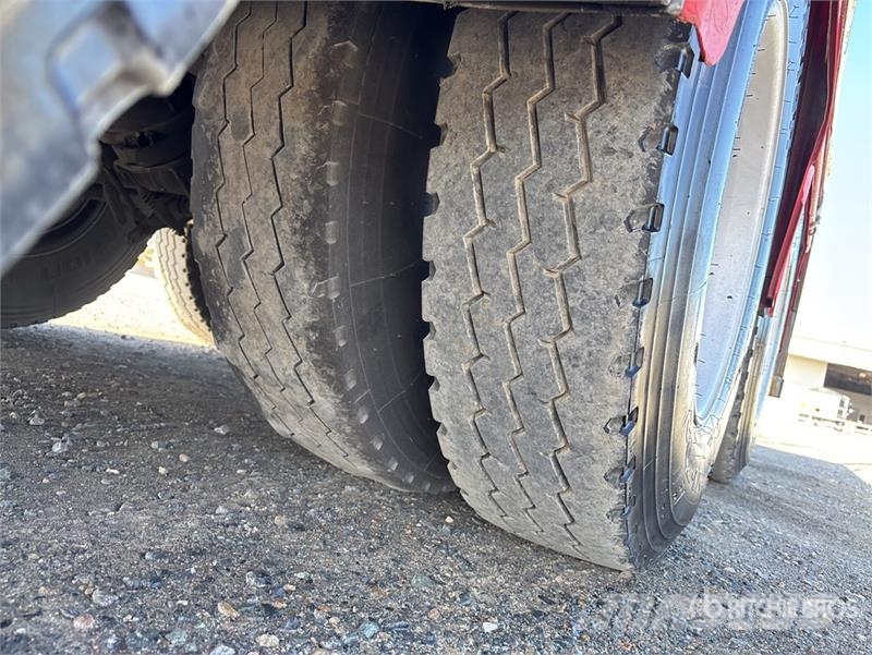  Krueger 13.6 m Tri/A Flatbed Trailer Lavaperävaunut