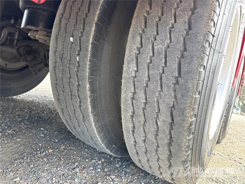  Krueger 13.6 m Tri/A Flatbed Trailer Lavaperävaunut