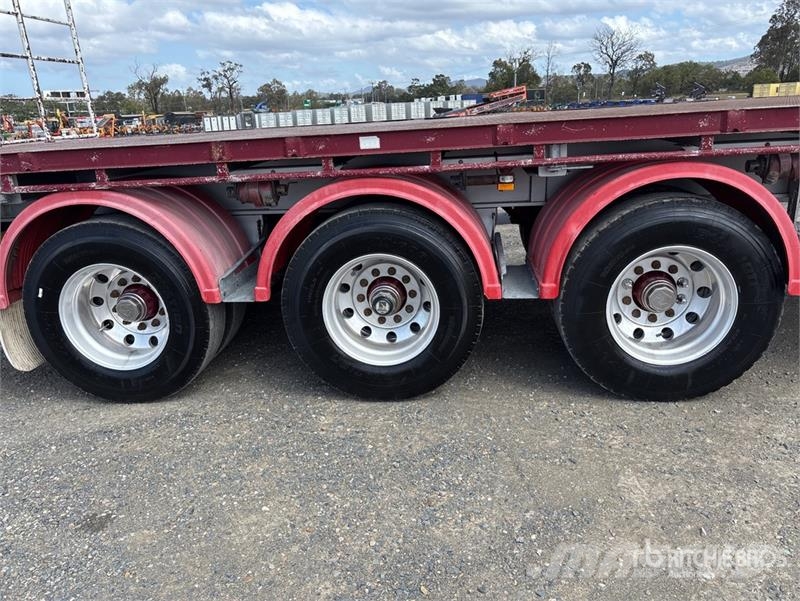  Krueger 13.6 m Tri/A Flatbed Trailer Lavaperävaunut
