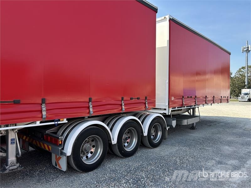  Krueger Tri/A B-Double Lead Curtain Side Trailer Тентовані причепи