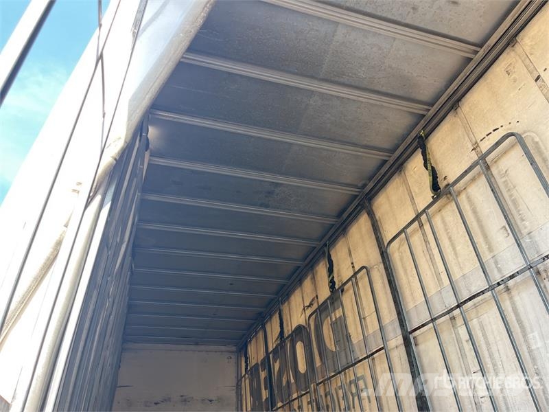 Kruger 13.3 m Tri/A Step Deck Curtain Side Trailer Tenthaagised