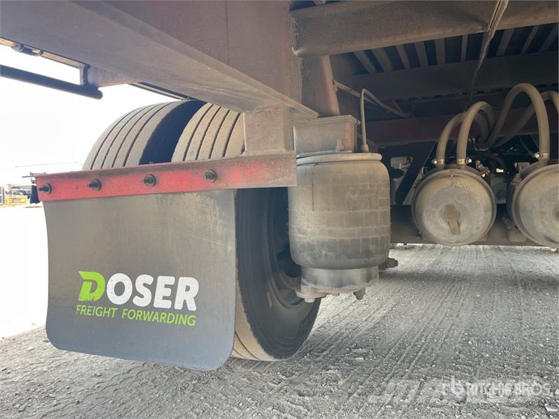 Kruger 13.3 m Tri/A Step Deck Curtain Side Trailer Tenthaagised