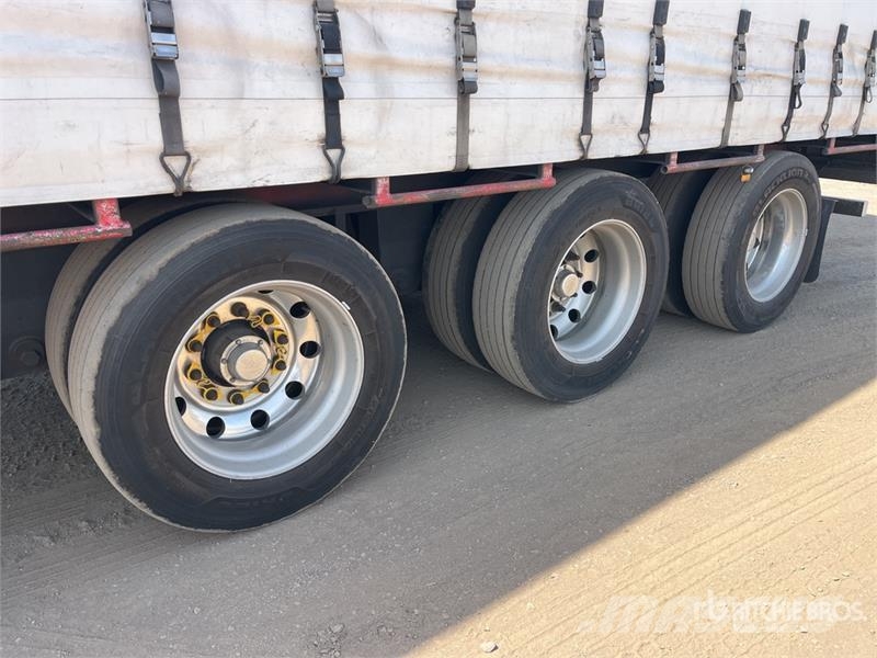 Kruger 13.3 m Tri/A Step Deck Curtain Side Trailer Tenthaagised